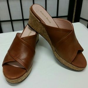 Taryn Rose  Saura Wedges - size 9M